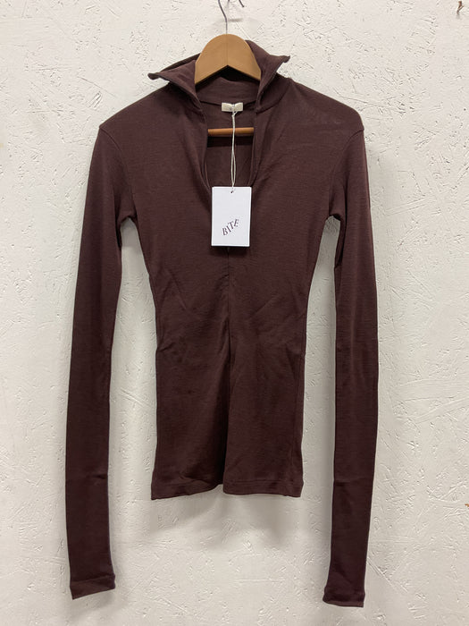 Dark brown long-sleeve jersey wool with zipper