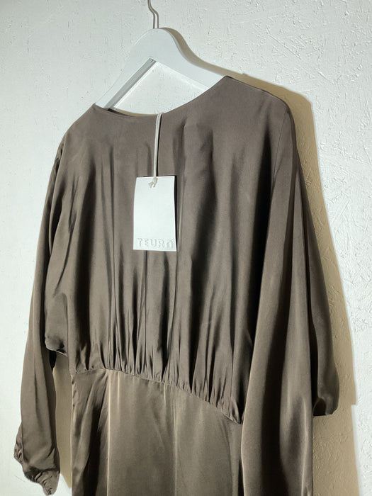Fluid dress in satin dark brown
