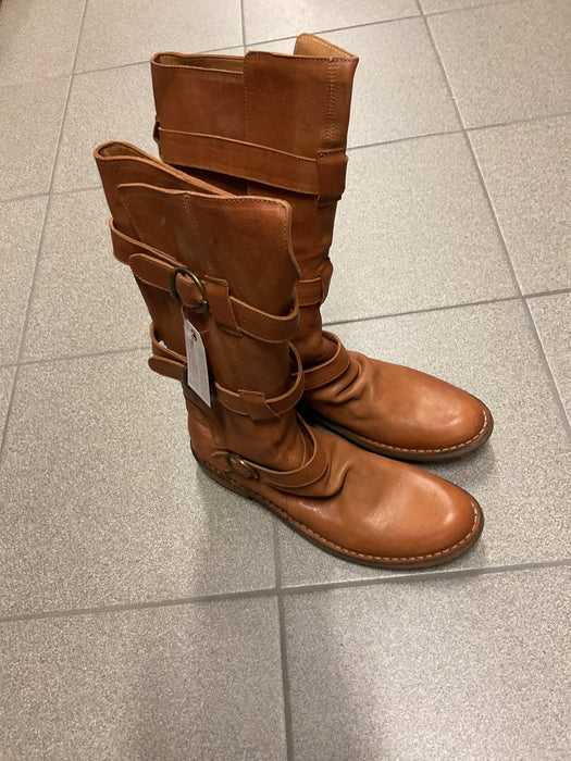 7040 Brown Leather Boot