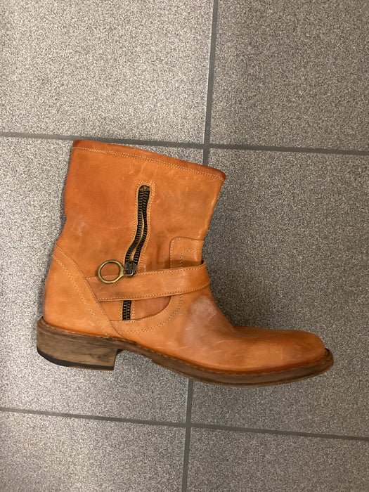 ELI Cartone Ankle Boot