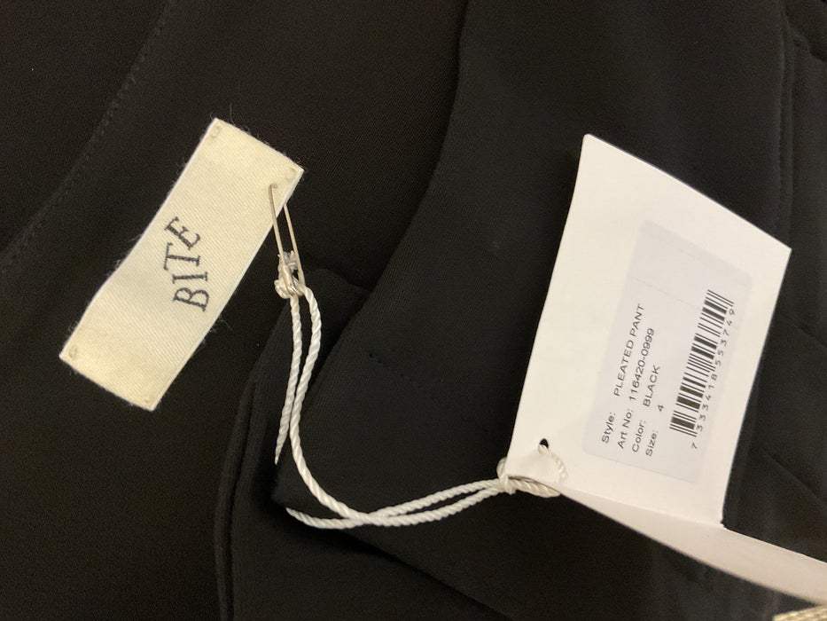 Pleated Trouser