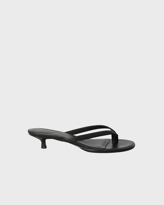 Flipflop kitten heel black