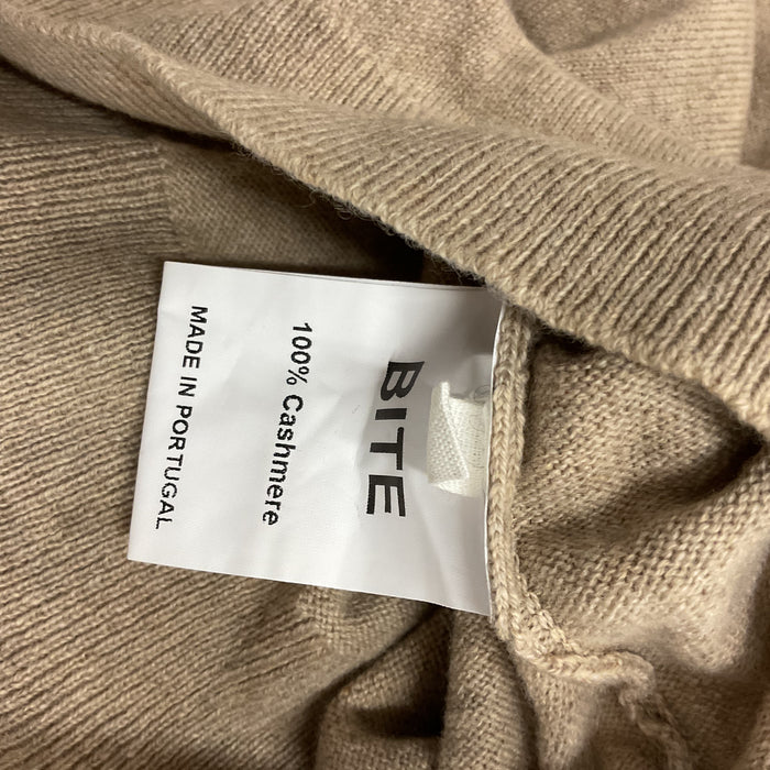 Beige cashmere sweater